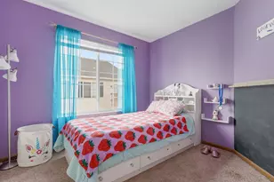 696 Fieldcrest Dr, South Elgin, IL 60177 - Photo 10
