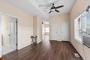 10358 S Torrence Ave, Chicago, IL 60617 - Photo 4