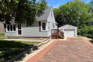 6314 Hillcrest Rd, Cary, IL 60013 - Photo 1