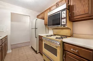 840 Wellington Ave, Elk Grove Village, IL 60007 - Photo 8