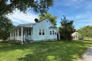 825 3rd St, Rosiclare, IL 62982 - Photo 4