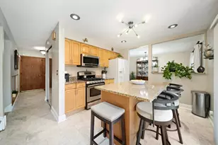 365 W Myrick Ave, Addison, IL 60101 - Photo 10