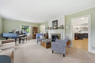 415 N Worth Ave, Elgin, IL 60123 - Photo 2