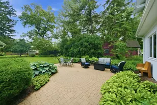 415 N Worth Ave, Elgin, IL 60123 - Photo 16