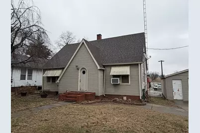 140 S 4th Street, Albion, IL 62806 - Photo 1