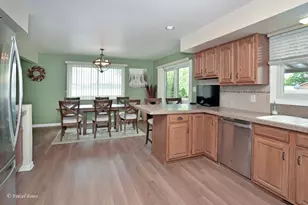 565 Concord Ave, South Elgin, IL 60177 - Photo 6