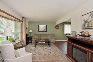 565 Concord Ave, South Elgin, IL 60177 - Photo 4