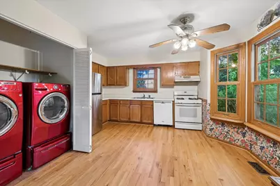 901 Portsmouth Drive, Island Lake, IL 60042 - Photo 8