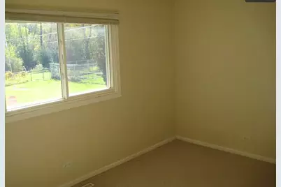 36647 N Streamwood Drive, Gurnee, IL 60031 - Photo 8