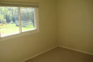 36647 N Streamwood Dr, Gurnee, IL 60031 - Photo 8