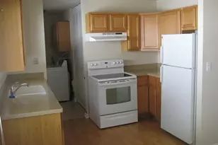 36647 N Streamwood Dr, Gurnee, IL 60031 - Photo 2
