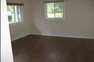 36647 N Streamwood Dr, Gurnee, IL 60031 - Photo 10