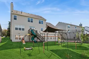 2371 Bluewater Dr, Wauconda, IL 60084 - Photo 2