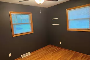 1421 25th St, Peru, IL 61354 - Photo 6