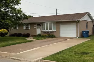 1421 25th St, Peru, IL 61354 - Photo 2