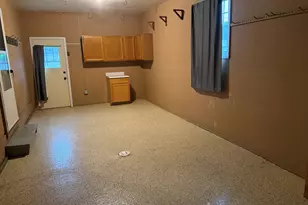 1421 25th St, Peru, IL 61354 - Photo 12