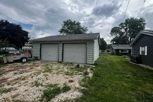617 S Melvin St, Gibson City, IL 60936 - Photo 4
