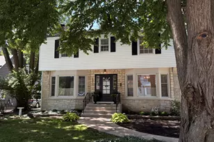 622 N President St, Wheaton, IL 60187 - Photo 2