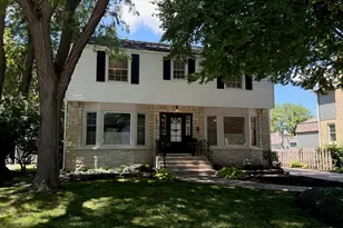 622 N President St, Wheaton, IL 60187 - Photo 1