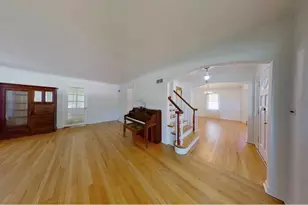 622 N President St, Wheaton, IL 60187 - Photo 8
