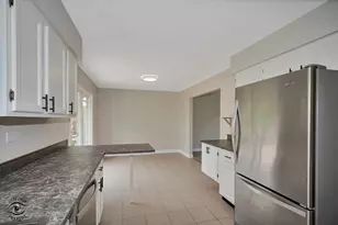 2N314 Euclid Ave, Glen Ellyn, IL 60137 - Photo 10