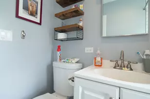 1704 Maple Ave, Northbrook, IL 60062 - Photo 16