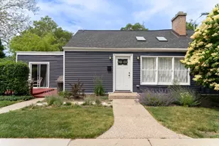 1704 Maple Ave, Northbrook, IL 60062 - Photo 1
