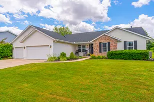 1207 E Ironwood Cc Dr, Normal, IL 61761 - Photo 2