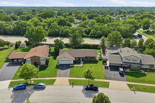 1503 Haise Ln, Elk Grove Village, IL 60007 - Photo 2