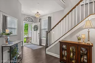 520 Pershing Ct, Barrington, IL 60010 - Photo 2