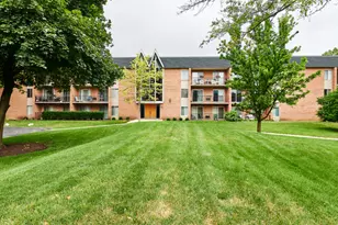 1104 N Mill St, Naperville, IL 60563 - Photo 2
