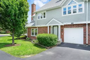7926 Stewart Dr, Darien, IL 60561 - Photo 2