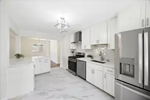 2410 Sunnyside Ave, Westchester, IL 60154 - Photo 6