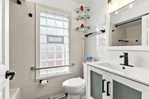 9010 S Parnell Ave, Chicago, IL 60620 - Photo 10