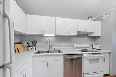 5320 N Sheridan Road #1911, Chicago, IL 60640 - Photo 20