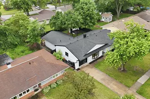 145 Wildwood Rd, Elk Grove Village, IL 60007 - Photo 32
