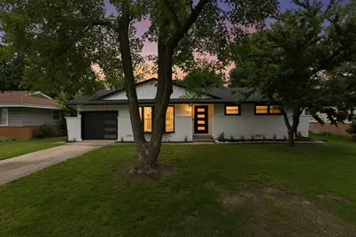 145 Wildwood Road, Elk Grove Village, IL 60007 - Photo 2