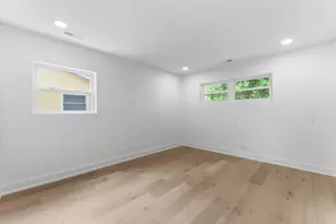 145 Wildwood Rd, Elk Grove Village, IL 60007 - Photo 14
