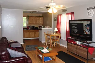 1013 Bernstein St, Streator, IL 61364 - Photo 4