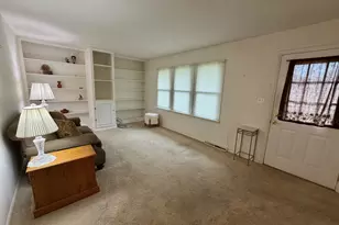 213 River Dr, Dekalb, IL 60115 - Photo 4