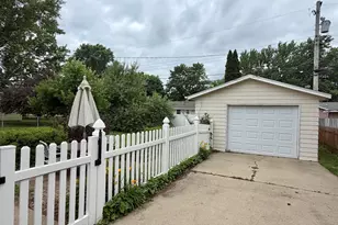 213 River Dr, Dekalb, IL 60115 - Photo 14