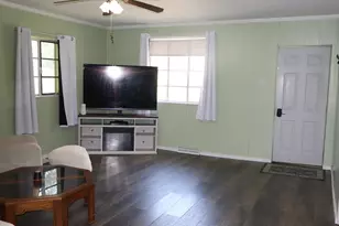 315 W 3rd St, Streator, IL 61364 - Photo 6