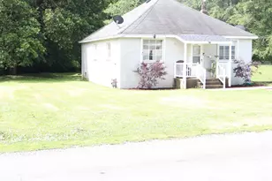 315 W 3rd St, Streator, IL 61364 - Photo 2