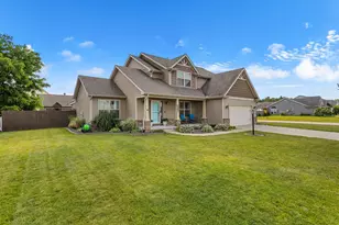 3001 Applewood Dr, Monticello, IL 61856 - Photo 2