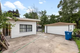 360 Streamside Dr, Harvey, IL 60426 - Photo 18