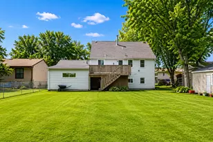 1716 Rogers Ave, McHenry, IL 60050 - Photo 32