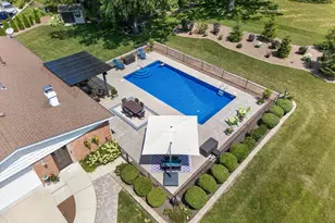 5720 Barrington Rd, Morris, IL 60450 - Photo 2
