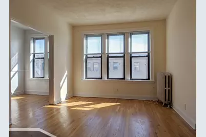 2704 N Sawyer Avenue #305, Chicago, IL 60647 - Photo 2