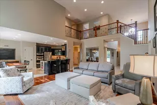 2104 Sinclair Ct, Bloomington, IL 61704 - Photo 10