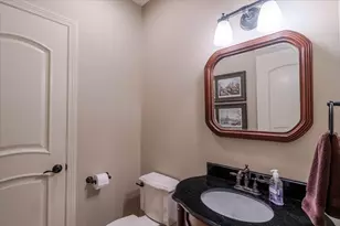 2104 Sinclair Ct, Bloomington, IL 61704 - Photo 20